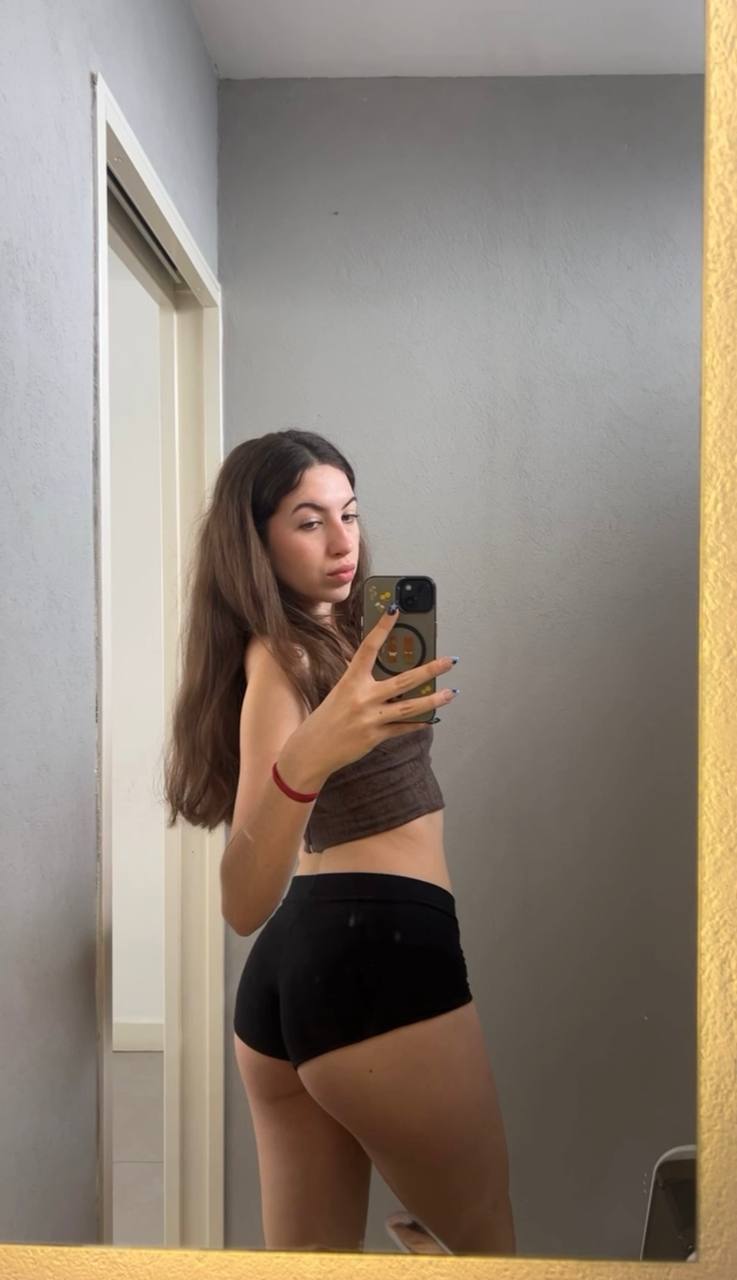 Amber in her underwear in Nuremberg