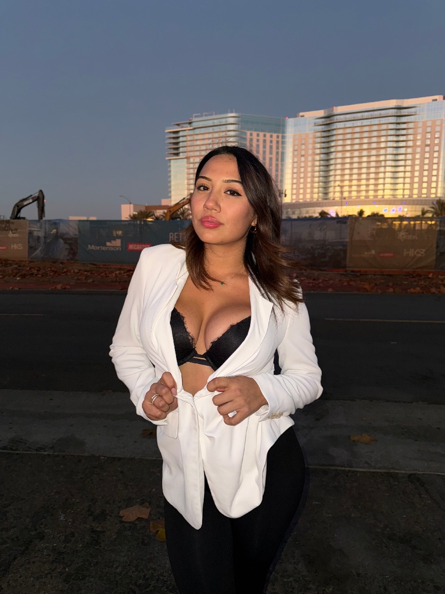 Take a pause and enjoy Ali Cruz — streaming from Nuremberg